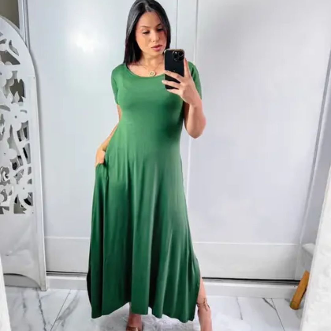 Vestido Confortável e Elegante com Gola Canoa e Fenda Lateral